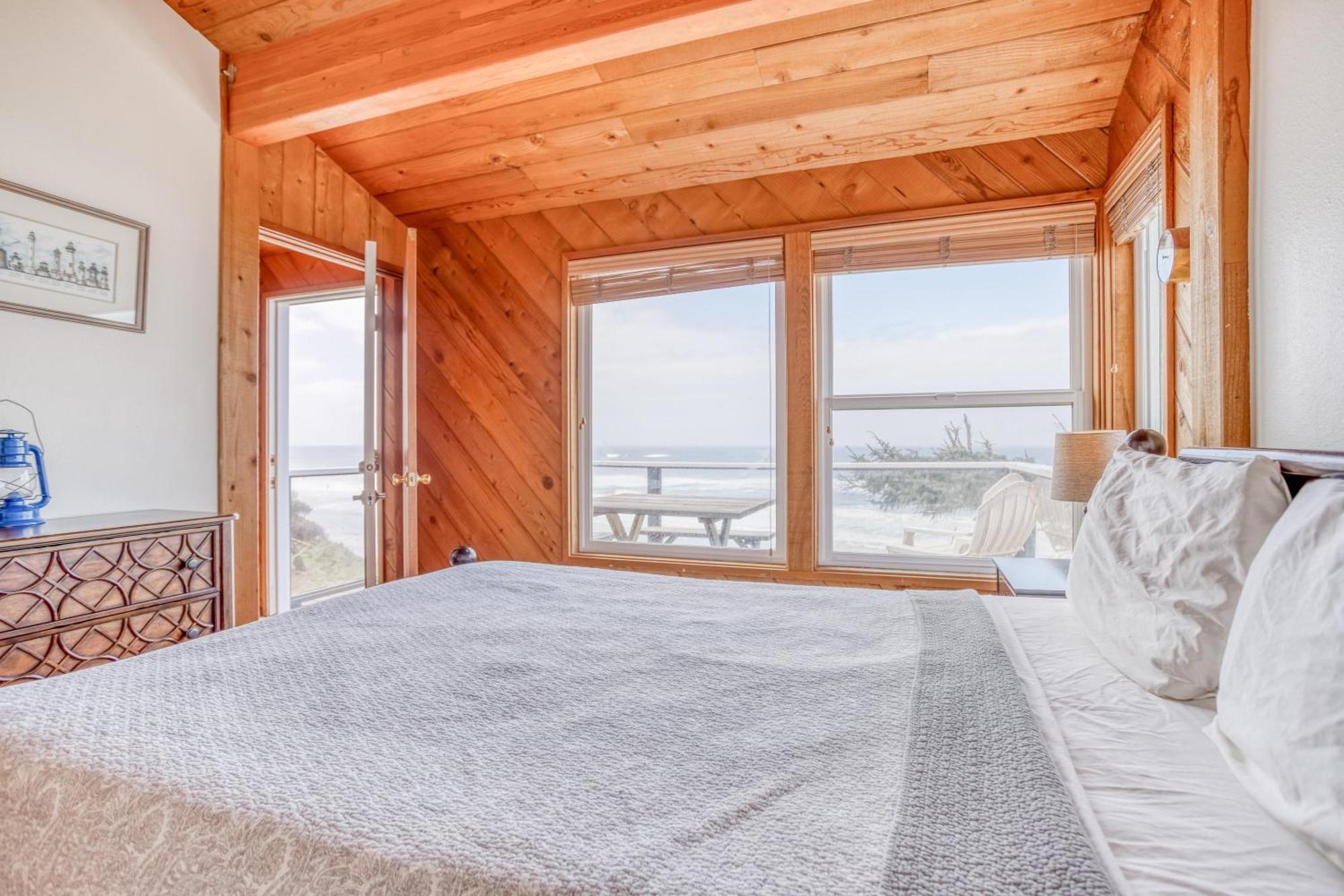 Above The Beach Lincoln City Exterior foto
